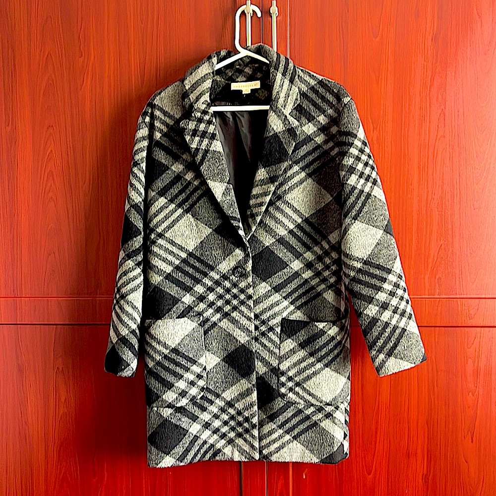 Love Stitch Womens Jacket Black gray Buffalo Plaid medium very soft !!